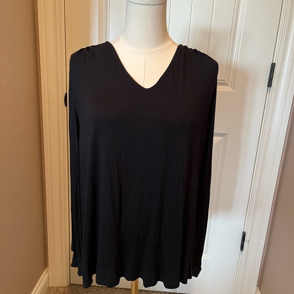 Bordeaux Tops - Bordeaux Black V-Neck Blouse